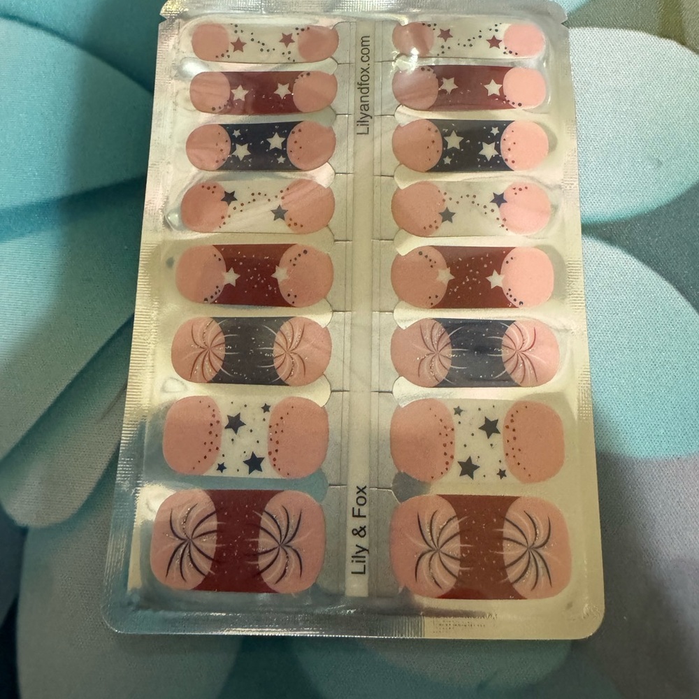Lily and Fox Nail Wraps 13 Sets